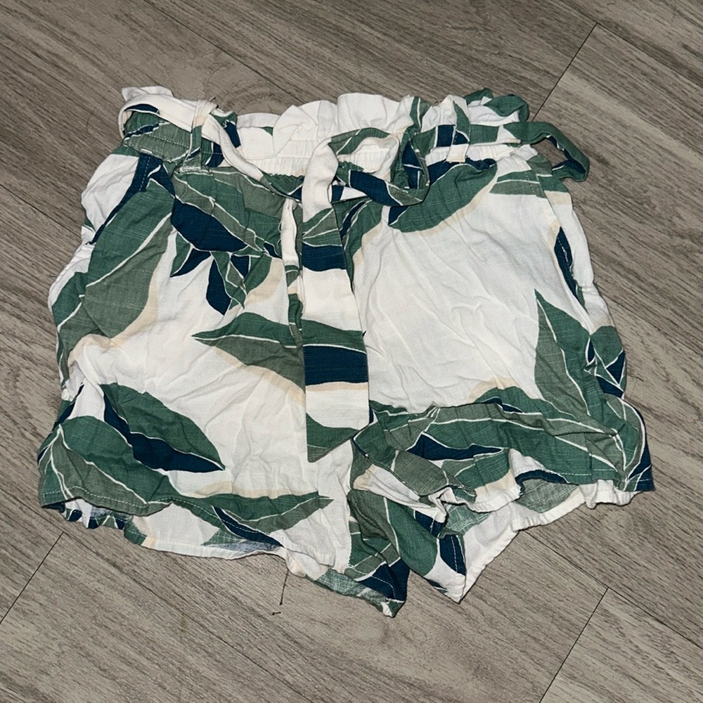 Billabong floral shorts